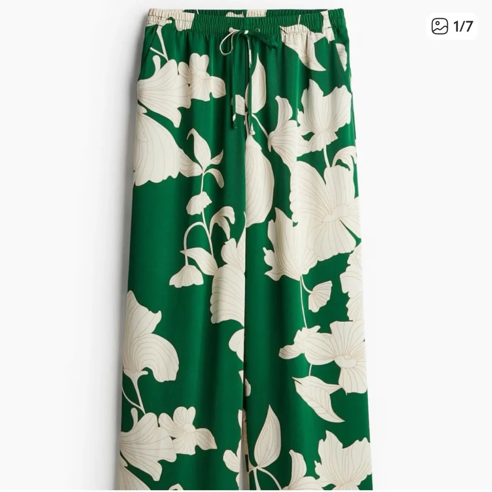 H&M Green Pants with White Leaf Pattern - Picture 9 of 12